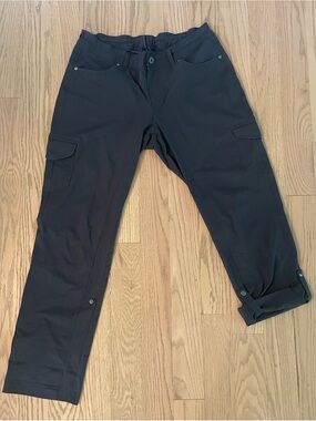 Kuhl women’s Free Flex roll up cargo pants charcoal gray